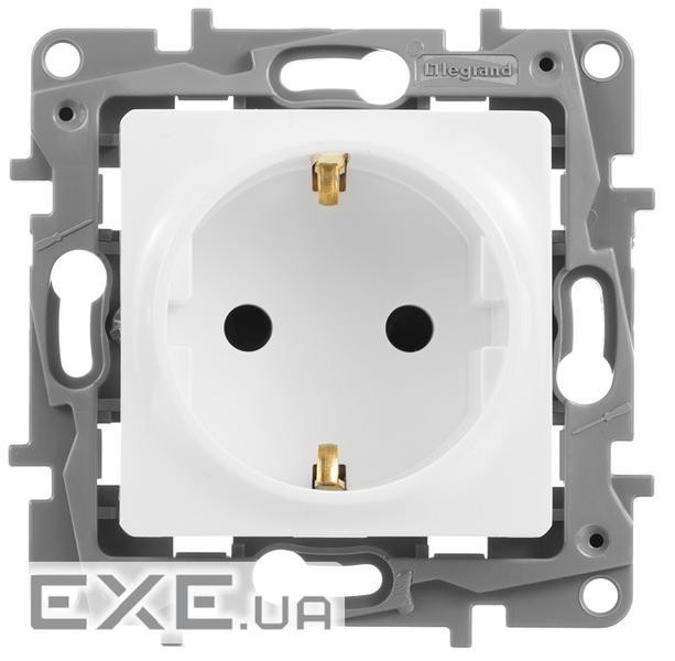 Розетка 1-а З/К внутр. зі шторками Etika біла (672222) (672222)