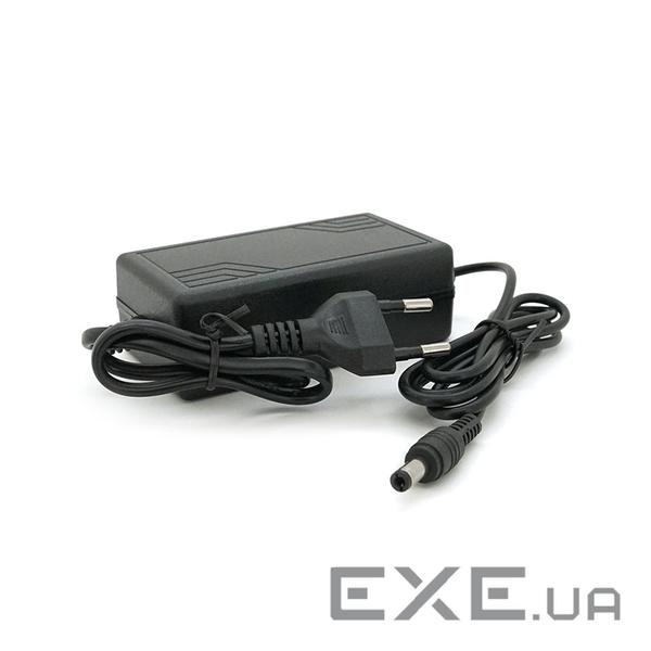 Імпульсний адаптер живлення XS-1520 15В 2А (30Вт) штекер 5.5 / 2.1, довжина 0,9м